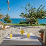 Aloe Studios, Waterfront Apartamento