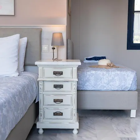 Aloe Studios, Waterfront