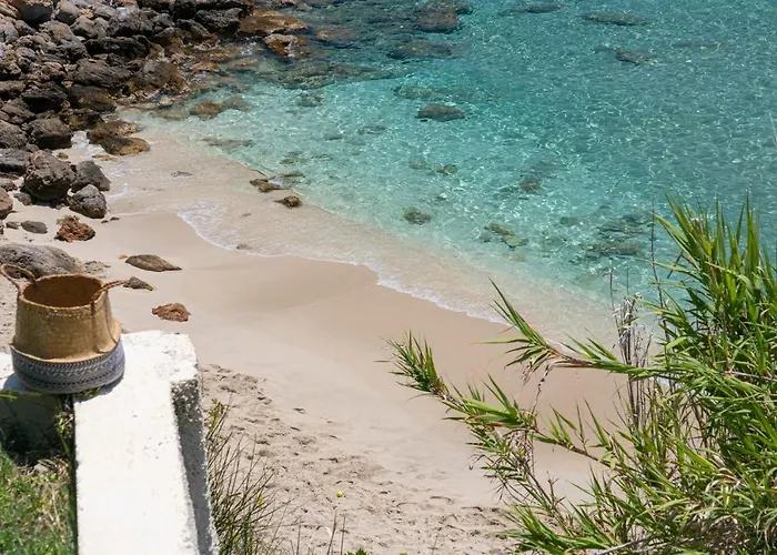 Aloe Studios, Waterfront Karavádhos