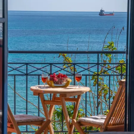 Aloe Studios, Waterfront