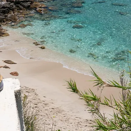 Aloe Studios, Waterfront Karavádhos